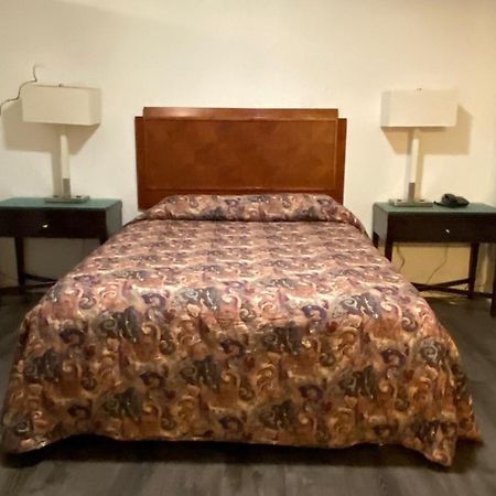 Golden Kent Motel Zewnętrze zdjęcie
