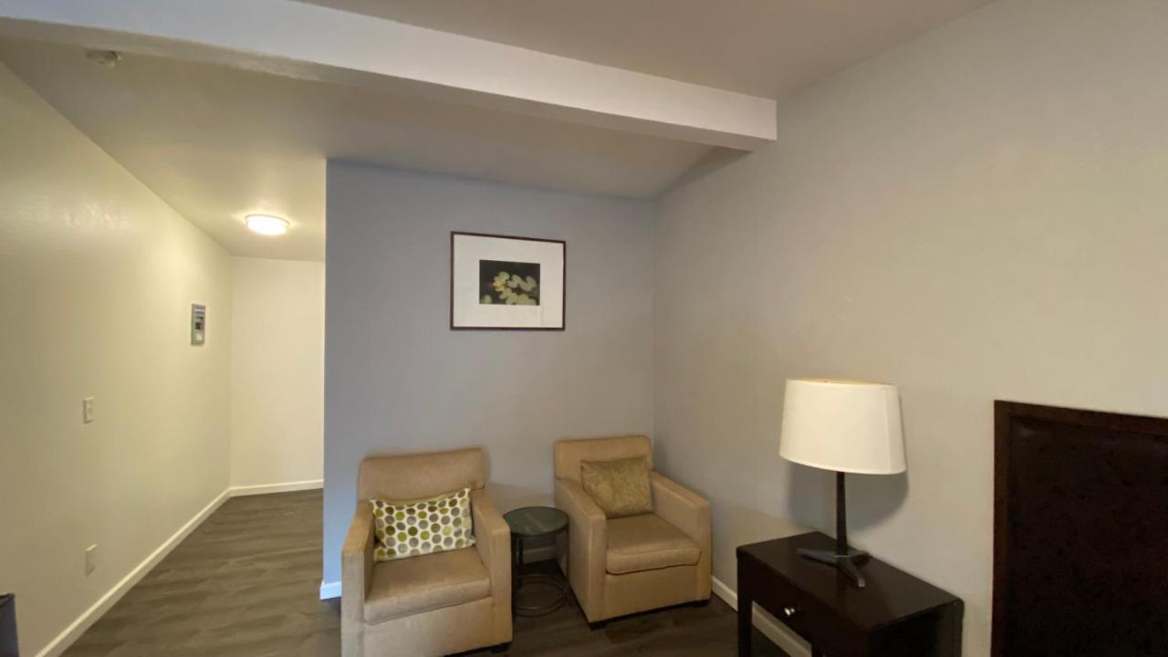 Golden Kent Motel Zewnętrze zdjęcie