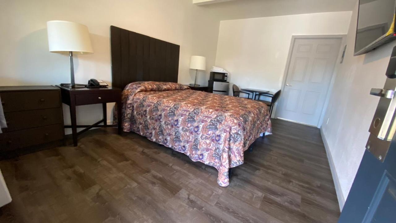 Golden Kent Motel Zewnętrze zdjęcie