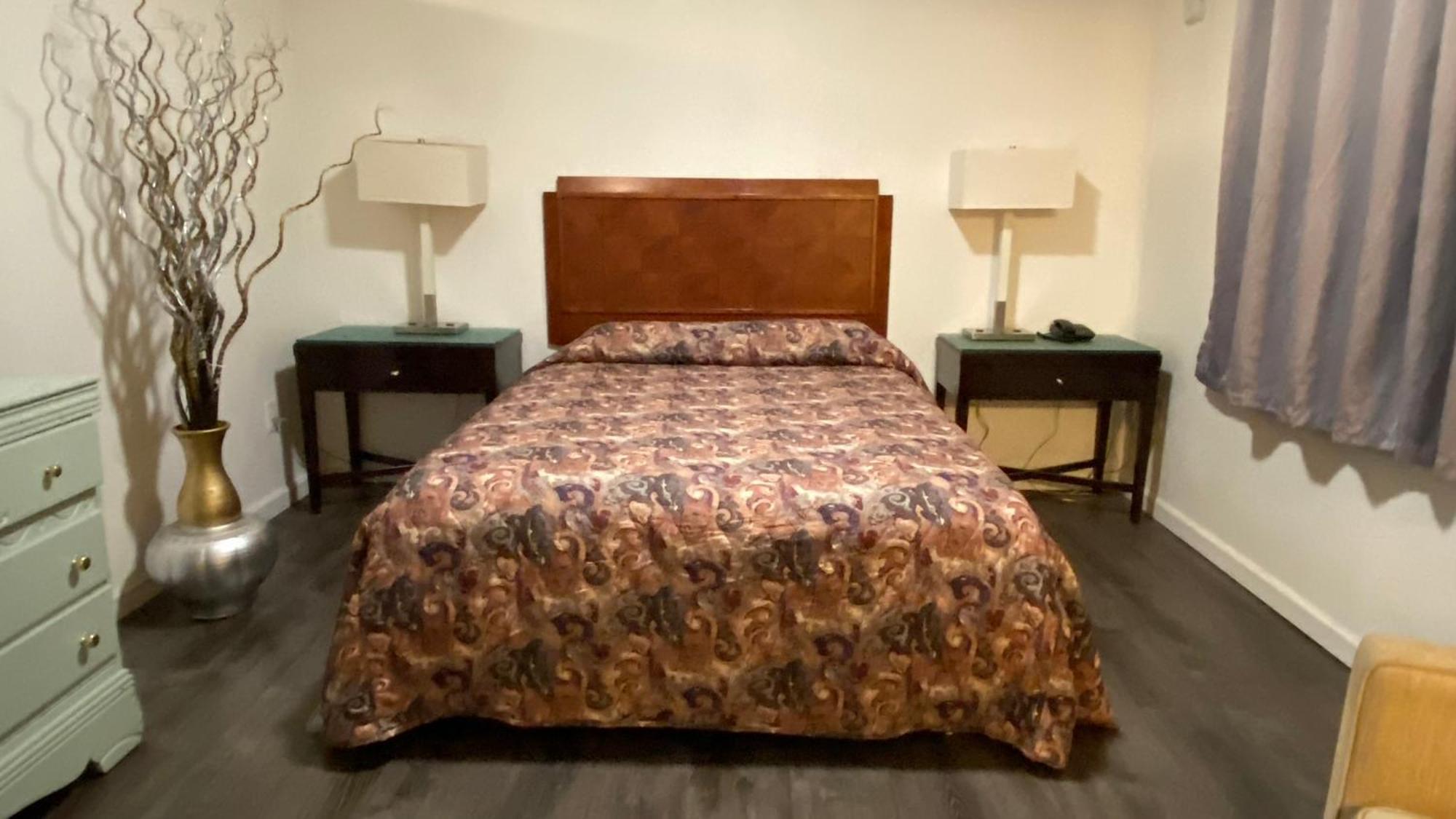 Golden Kent Motel Zewnętrze zdjęcie